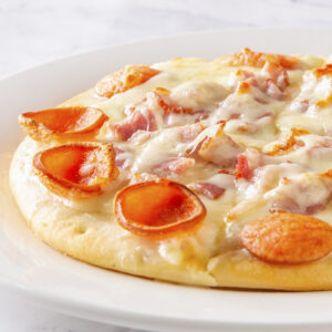 Pizza thịt xông khói xúc xích_2